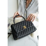 CHANEL 𝑪𝒐𝑪𝒐 𝒉𝒂𝒏𝒅𝒍𝒆 New Cowhide Handle Medium Black Gold