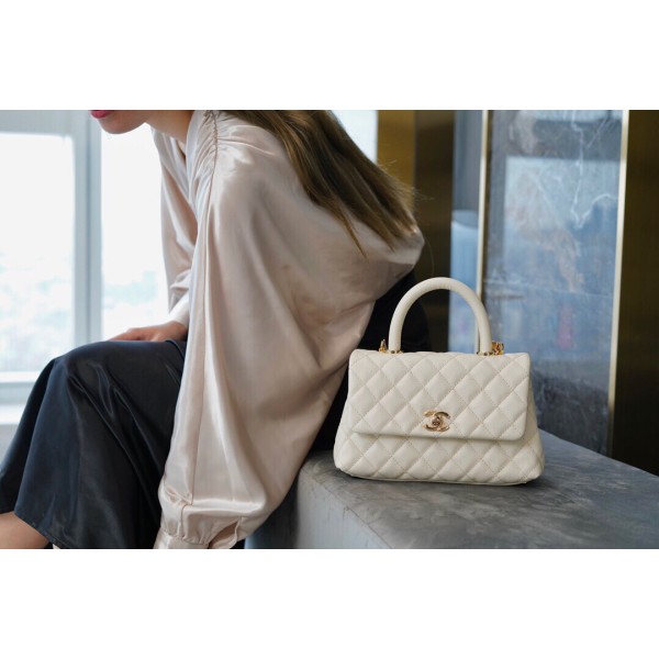 CHANEL 𝑪𝒐𝑪𝒐 𝒉𝒂𝒏𝒅𝒍𝒆 New Cowhide Handle Small White Light Gold🤍