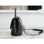 CHANEL 𝐂𝐨𝐂𝐨 𝐇𝐚𝐧𝐝𝐥𝐞 bag Lizard skin handle small black