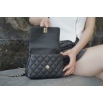 CHANEL 𝗖𝗼𝗖𝗼 𝗛𝗮𝗻𝗱𝗹 𝗲 Lizard skin handle 𝗠𝗶𝗡𝗶 Black gold