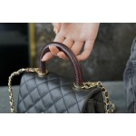 CHANEL 𝗖𝗼𝗖𝗼 𝗛𝗮𝗻𝗱𝗹 𝗲 Lizard skin handle 𝗠𝗶𝗡𝗶 Black gold