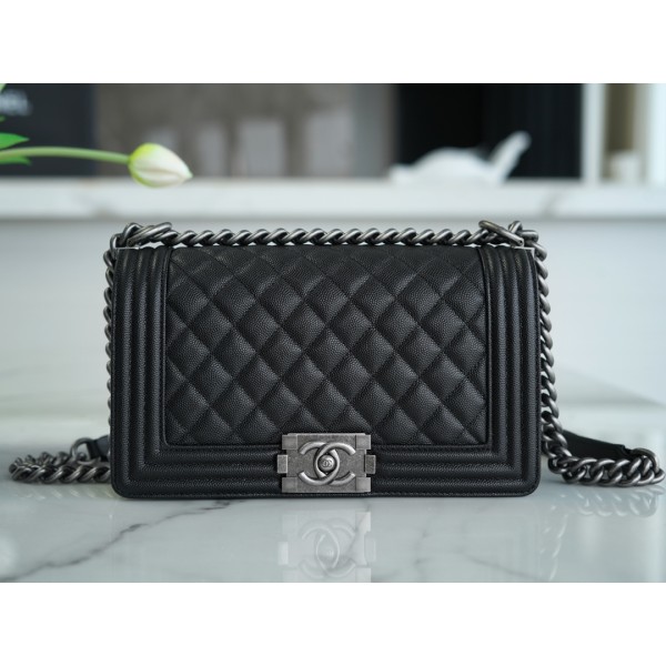 𝗖𝗵𝗮𝗻𝗲𝗹 𝗟𝗲𝗯𝗼𝘆 Imported custom caviar calfskin:Small ball pattern Medium Black Silver