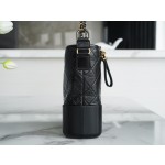 𝗖𝗵𝗮𝗻𝗲𝗹 𝗚𝗮𝗯𝗿𝗶𝗲𝗹𝗲❥ classic stray bag Italy 🇮🇹 "Montebello" original cowhide：Medium Black