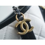 𝗖𝗵𝗮𝗻𝗲𝗹 𝗚𝗮𝗯𝗿𝗶𝗲𝗹𝗲❥ classic stray bag Italy 🇮🇹 "Montebello" original cowhide：Small  Blue and White