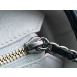 𝗖𝗵𝗮𝗻𝗲𝗹 𝗚𝗮𝗯𝗿𝗶𝗲𝗹𝗲❥ classic stray bag Italy 🇮🇹 "Montebello" original cowhide：Small  Blue and White