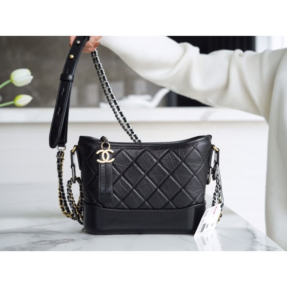 𝗖𝗵𝗮𝗻𝗲𝗹 𝗚𝗮𝗯𝗿𝗶𝗲𝗹𝗲❥ classic stray bag Italy 🇮🇹 "Montebello" original cowhide：Small  Black