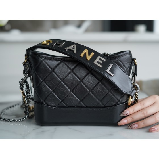 𝗖𝗵𝗮𝗻𝗲𝗹𝗚𝗮𝗯𝗿𝗶𝗲𝗹𝗲❥⼵ New style stray bag Italy 🇮🇹 Montebello original cowhide: small black