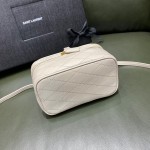 SAINT LAURENT  𝙑𝙖𝙣𝙞𝙩𝙮 𝘾  #669560.JD