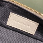 SAINT LAURENT  𝙑𝙖𝙣𝙞𝙩𝙮 𝘾  #669560.JD