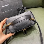 SAINT LAURENT  𝙑𝙖𝙣𝙞𝙩𝙮 𝘾  #669560.JD