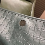 SAINT LAURENT 𝒏𝒊𝒌𝒊 𝒎𝒆𝒅𝒊𝒖𝒎 𝟮𝟴𝒄𝒎 #633158original E.jd