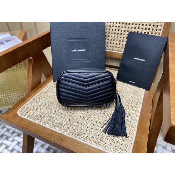 SAINT LAURENT  #585040