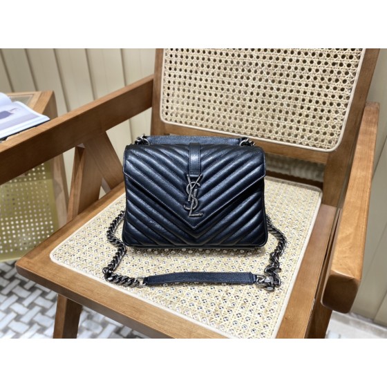 SAINT LAURENT 𝑴𝒐𝒏𝒐𝒈𝒓𝒂𝒎 𝒄𝒐𝒍𝒍𝒆𝒈𝒆 #392738 original leather