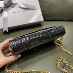 BALENCIAGA 𝐇𝐨𝐮𝐫𝐠𝐥𝐚𝐬𝐬 𝐰𝐚𝐥𝐥𝐞𝐭 𝐨𝐧 𝐜𝐡𝐚𝐢𝐧 ⏳ ▪️ crocodile print black gold buckle