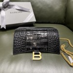 BALENCIAGA 𝐇𝐨𝐮𝐫𝐠𝐥𝐚𝐬𝐬 𝐰𝐚𝐥𝐥𝐞𝐭 𝐨𝐧 𝐜𝐡𝐚𝐢𝐧 ⏳ ▪️ crocodile print black gold buckle