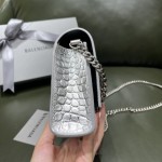 BALENCIAGA 𝐇𝐨𝐮𝐫𝐠𝐥𝐚𝐬𝐬 𝐰𝐚𝐥𝐥𝐞𝐭 𝐨𝐧 𝐜𝐡𝐚𝐢𝐧 ⏳ ▪️ crocodile print silver with silver buckle