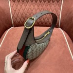 GUCCI 𝙊𝙥𝙝𝙞𝙙𝙞𝙖 crescent underarm bag #658551