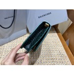 BALENCIAGA 𝘄𝗮𝗹𝗹𝗲𝘁 𝗼𝗻 𝗰𝗵𝗮𝗶𝗻 ▪️ crocodile print green gold buckle