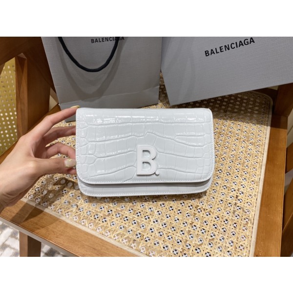 BALENCIAGA 𝘄𝗮𝗹𝗹𝗲𝘁 𝗼𝗻 𝗰𝗵𝗮𝗶𝗻 ▪️ crocodile pattern white white buckle