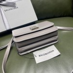 BALENCIAGA 𝘀𝗺𝗮𝗹𝗹 𝗯𝗮𝗴 Plain grey silver buckle