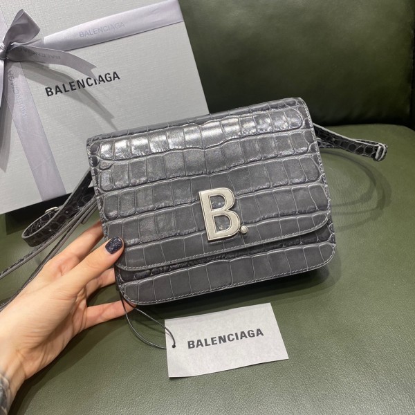 BALENCIAGA 𝘀𝗺𝗮𝗹𝗹 𝗯𝗮𝗴 𝗯𝗮𝗴 crocodile pattern graphite grey silver buckle