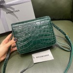 BALENCIAGA 𝘀𝗺𝗮𝗹𝗹 𝗯𝗮𝗴 𝗯𝗮𝗴 crocodile green gold buckle