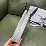 BALENCIAGA 𝗦𝗵𝗼𝗽𝗽𝗶𝗻𝗴 𝗯 𝗮𝗴 Cowhide shopping paper bag