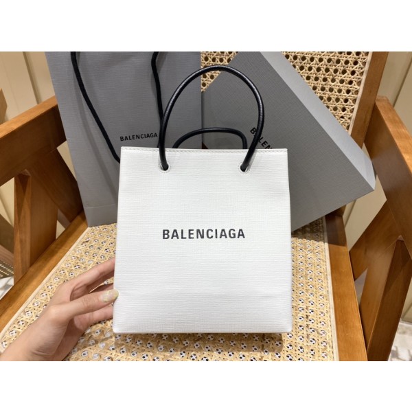 BALENCIAGA 𝗦𝗵𝗼𝗽𝗽𝗶𝗻𝗴 𝗯𝗮𝗴 Cowhide shopping paper bag