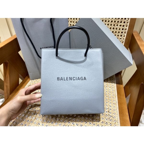 BALENCIAGA 𝗦𝗵𝗼𝗽𝗽𝗶𝗻𝗴 𝗯𝗮𝗴 Cowhide shopping paper bag
