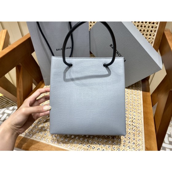BALENCIAGA 𝗦𝗵𝗼𝗽𝗽𝗶𝗻𝗴 𝗯𝗮𝗴 Cowhide shopping paper bag