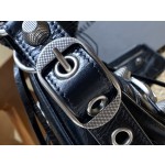 BALENCIAGA 𝐋𝐞 𝐂𝐚𝐠𝐨𝐥𝐞 Moon Bag