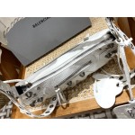 BALENCIAGA 𝐋𝐞 𝐂𝐚𝐠𝐨𝐥𝐞 Moon Bag