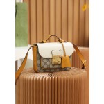 GUCCI 𝐩𝐚𝐝𝐥𝐨𝐜𝐤 small lock postman bag #658487