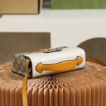 GUCCI 𝙥𝙖𝙙𝙡𝙤𝙘𝙠 series new member genuine leather #652683