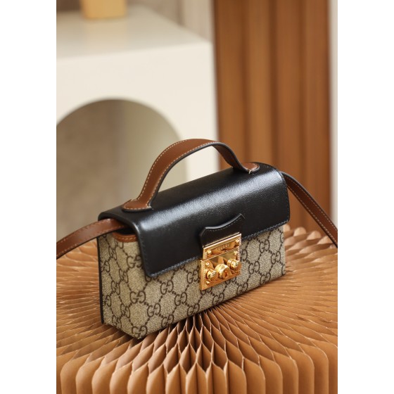 GUCCI 𝙥𝙖𝙙𝙡𝙤𝙘𝙠 series new member genuine leather #652683