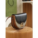 GUCCI 𝙋𝙖𝙙𝙡𝙤𝙘𝙠 series original leather #644524 moon bag