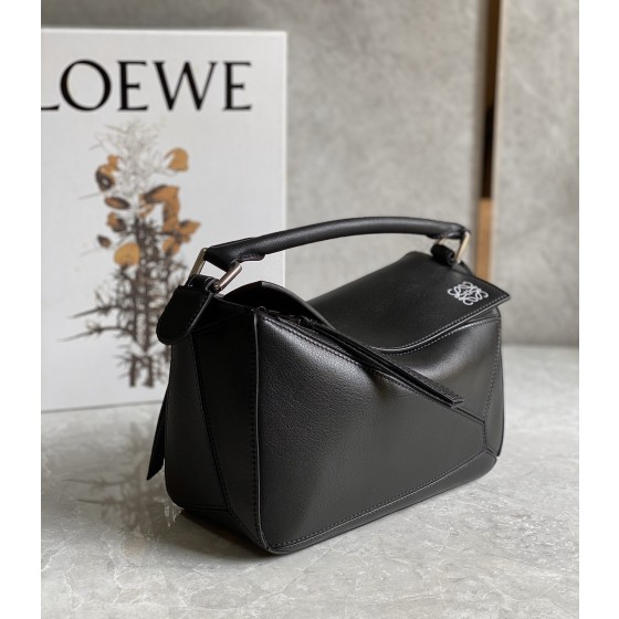 LOEWE    Puzzle bag