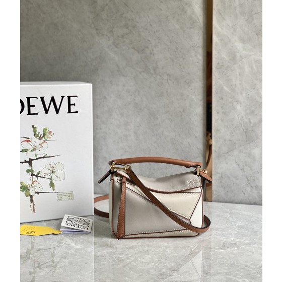 LOEWE    Puzzle bag