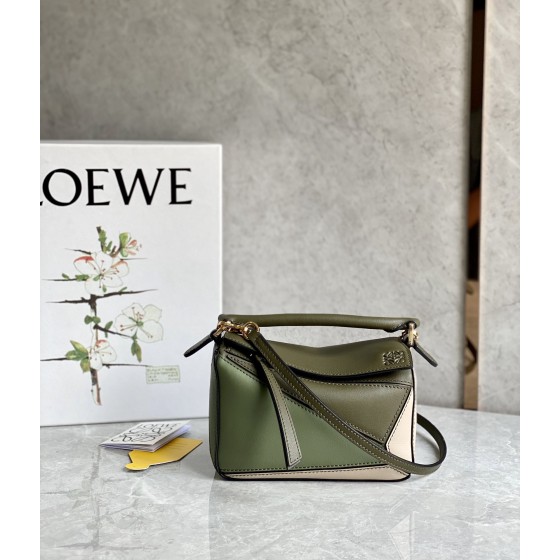 LOEWE    Puzzle bag