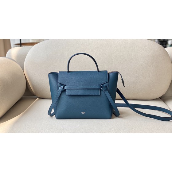 𝐂𝐞𝐥𝐢𝐧𝐞 BELT MICRO BAG in grained calfskin