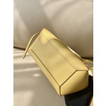 𝐂𝐞𝐥𝐢𝐧𝐞 Belt Bag Catfish Bag Small Grained Calfskin