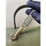 𝐂𝐞𝐥𝐢𝐧𝐞 Belt Bag Catfish Bag Small Grained Calfskin