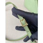 𝐂𝐞𝐥𝐢𝐧𝐞 𝐛𝐞𝐥𝐭 𝐩𝐢𝐜𝐨 𝟏𝟔𝐜𝐦 Grained Calfskin Bag