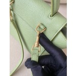 𝐂𝐞𝐥𝐢𝐧𝐞 𝐛𝐞𝐥𝐭 𝐩𝐢𝐜𝐨 𝟏𝟔𝐜𝐦 Grained Calfskin Bag