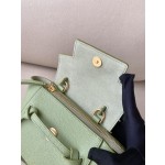 𝐂𝐞𝐥𝐢𝐧𝐞 𝐛𝐞𝐥𝐭 𝐩𝐢𝐜𝐨 𝟏𝟔𝐜𝐦 Grained Calfskin Bag