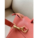 𝐂𝐞𝐥𝐢𝐧𝐞 𝐛𝐞𝐥𝐭 𝐩𝐢𝐜𝐨 𝟏𝟔𝐜𝐦 Grained Calfskin Bag