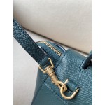 𝐂𝐞𝐥𝐢𝐧𝐞 𝐛𝐞𝐥𝐭 𝐩𝐢𝐜𝐨 𝟏𝟔𝐜𝐦 Grained Calfskin Bag