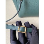 𝐂𝐞𝐥𝐢𝐧𝐞 𝐛𝐞𝐥𝐭 𝐩𝐢𝐜𝐨 𝟏𝟔𝐜𝐦 Grained Calfskin Bag