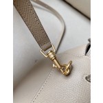 𝐂𝐞𝐥𝐢𝐧𝐞 𝐛𝐞𝐥𝐭 𝐩𝐢𝐜𝐨 𝟏𝟔𝐜𝐦 Grained Calfskin Bag