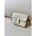 𝐂𝐞𝐥𝐢𝐧𝐞 Box Teen bag in polished calfskin